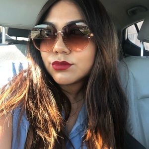 Meet your Posher, Itzel